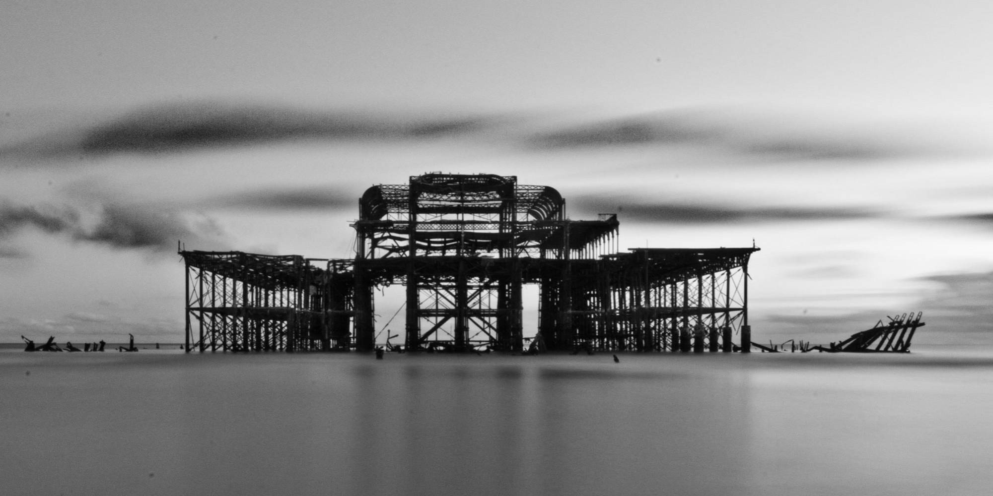 brighton west pier in black and white