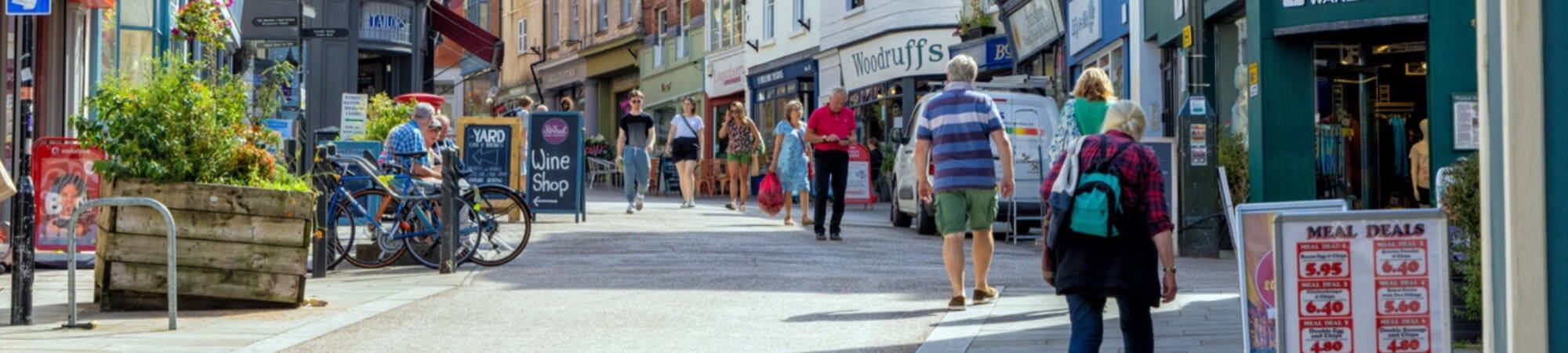 uk high street retailers merchandising